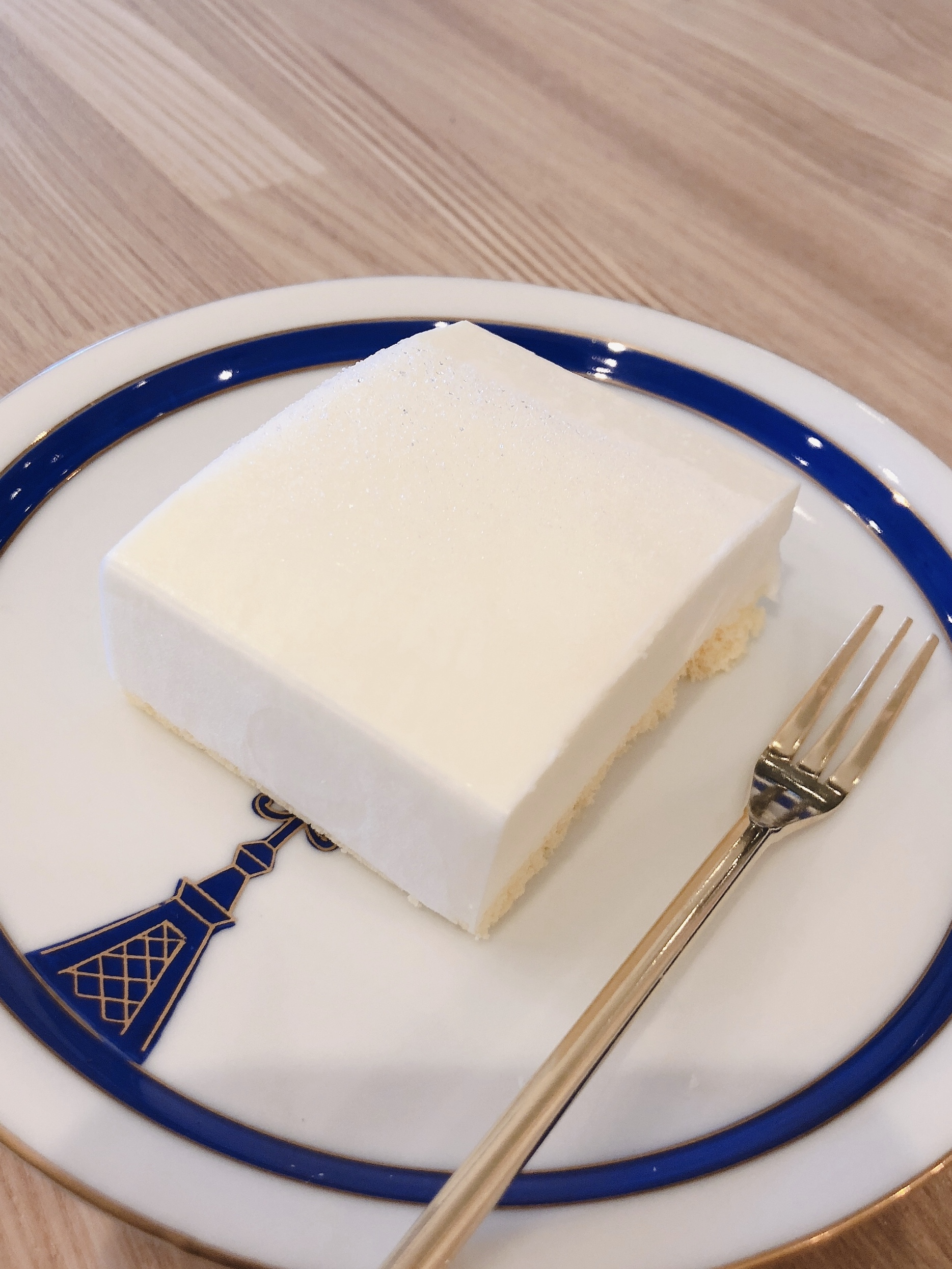ケーキ（レアチーズ）